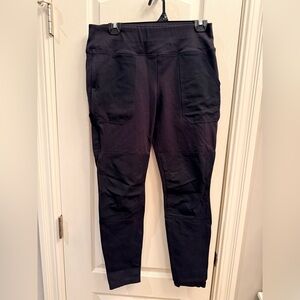 Carhartt women’s force fitted utility leggings Dark Cargo Pants.Size Medium 8/10